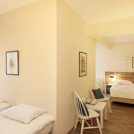 호텔 센트룸 - 시티 센터 3*