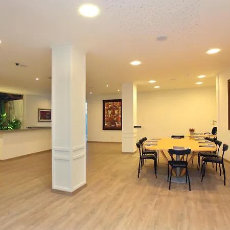 센트룸 - 시티 센터 3*