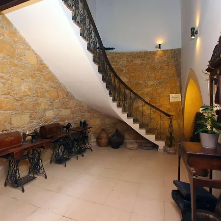 호텔 센트룸 - 시티 센터 3*