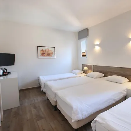 센트룸 - 시티 센터 3*