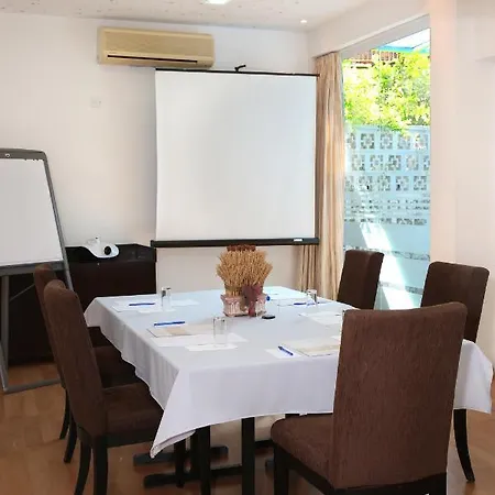 Centrum - Center 3*